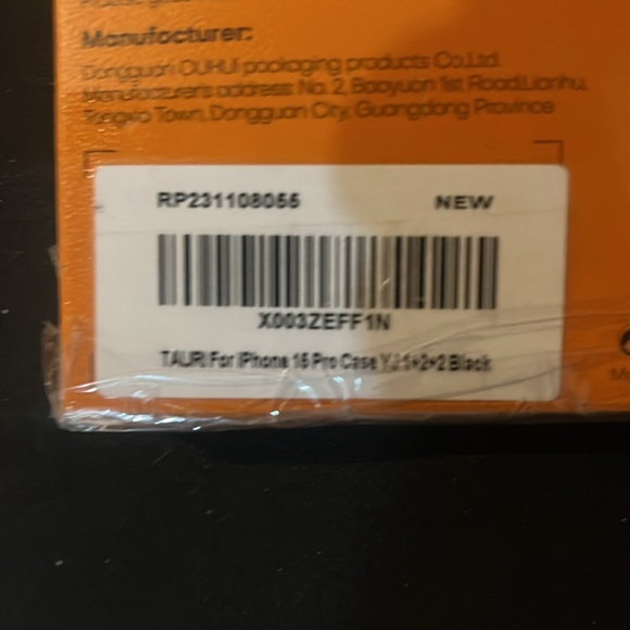 iPHONE 15 case with screen protector - Picture 2 of 3